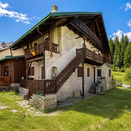 Hostdomus - Inside Alps